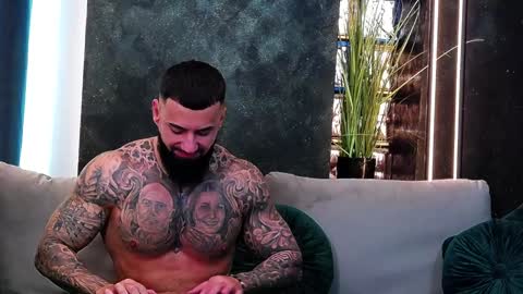 Snapshot of masterkingofmuscle chatting on January 28, 7:00 am masterkingofmuscle online show from January 28, 7:00 am