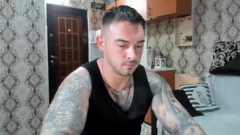 Snapshot of mastermusclejon chatting on September 29, 8:16 pm Jon online show from September 29, 8:16 pm