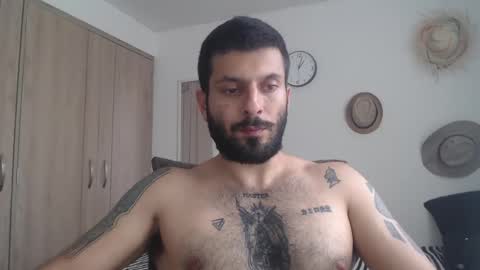 Snapshot of masterofinfatuation chatting on January 14, 8:59 pm online show from January 14, 8:59 pm