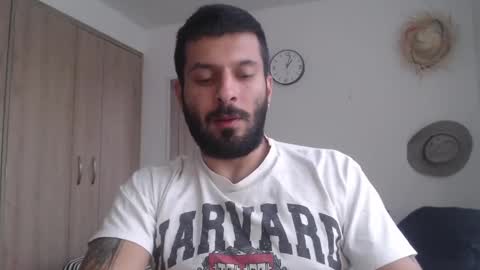 Snapshot of masterofinfatuation chatting on January 15, 10:57 pm online show from January 15, 10:57 pm