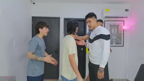 Team Cris Darwin- Fernando- Stiven- David online show from May 11, 11:45 am