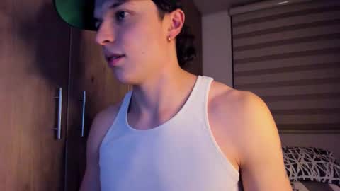 Snapshot of mastrangelo_x chatting on October 1, 5:00 am mastrangelo_x online show from October 1, 5:00 am