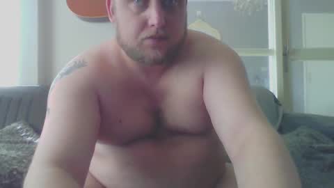 Snapshot of mastrubeertje1988 chatting on October 2, 10:30 am mastrubeertje1988 online show from October 2, 10:30 am