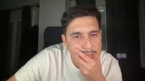 Aaron online show from February 3, 7:30 pm