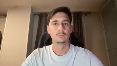 Aaron online show from February 4, 8:04 pm