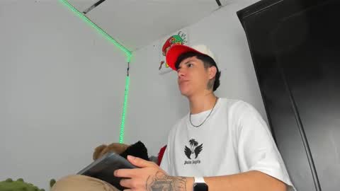 mateo_escobar online show from March 12, 2:41 am