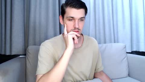 Snapshot of mateo_zeus chatting on December 6, 2:35 am mateo_zeus online show from December 6, 2:35 am