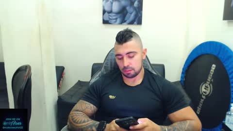 Mateo online show from April 25, 9:45 pm