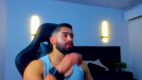 Mathew Flintt  online show from April 22, 1:56 am