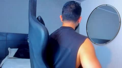 Mathew Flintt  online show from November 30, 6:10 pm