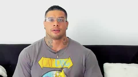 Snapshot of mathews_roses chatting on September 22, 3:11 pm Marck Mathews online show from September 22, 3:11 pm