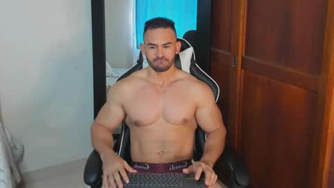 Snapshot of mathews_smith chatting on October 29, 2:20 pm mathews_smith online show from October 29, 2:20 pm