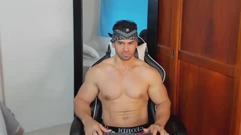 Snapshot of mathews_smith chatting on October 19, 12:08 pm mathews_smith online show from October 19, 12:08 pm