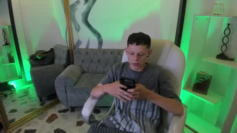 MathewSanz  online show from April 1, 12:51 pm