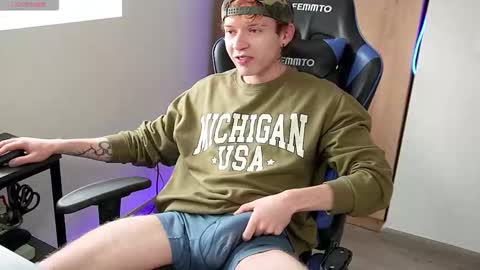 Snapshot of mathwx_ chatting on October 22, 3:16 pm Alejandro Alex online show from October 22, 3:16 pm