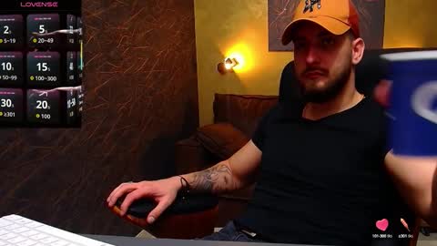 Snapshot of matiasdean chatting on October 6, 4:50 am MatiasDean online show from October 6, 4:50 am