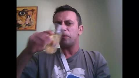 Snapshot of matoterzic48 chatting on October 19, 11:02 am toma online show from October 19, 11:02 am