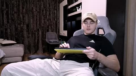 Snapshot of matt_aniston chatting on February 7, 6:14 am Matt online show from February 7, 6:14 am