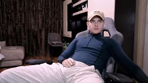 Snapshot of matt_aniston chatting on February 9, 4:04 am Matt online show from February 9, 4:04 am