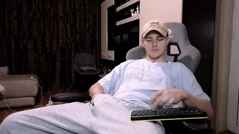 Snapshot of matt_aniston chatting on February 4, 12:29 am Matt online show from February 4, 12:29 am