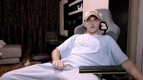 Snapshot of matt_aniston chatting on January 31, 11:24 pm Matt online show from January 31, 11:24 pm