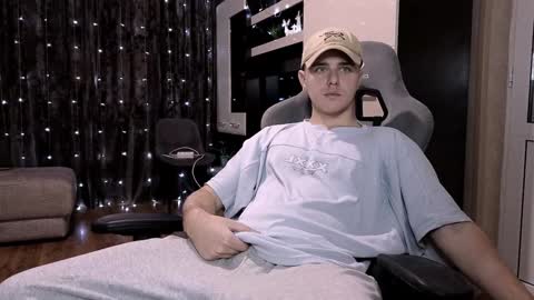 Snapshot of matt_aniston chatting on January 25, 4:46 pm Matt online show from January 25, 4:46 pm