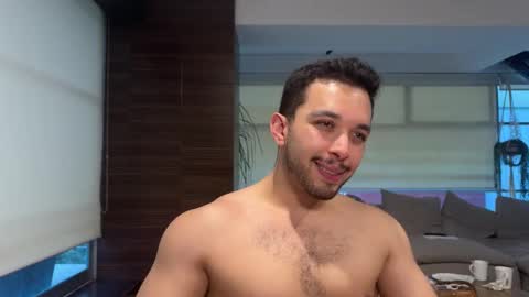 Snapshot of matt_artim chatting on February 18, 12:37 am The Matt Leon online show from February 18, 12:37 am