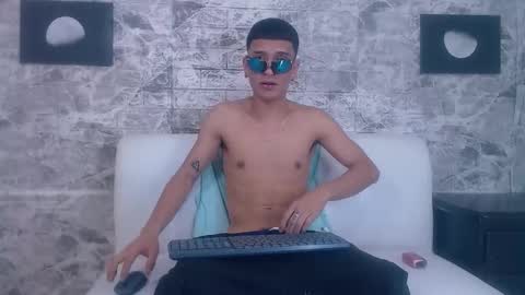 Snapshot of matt_ruso chatting on October 12, 8:25 pm Matt Ruso online show from October 12, 8:25 pm