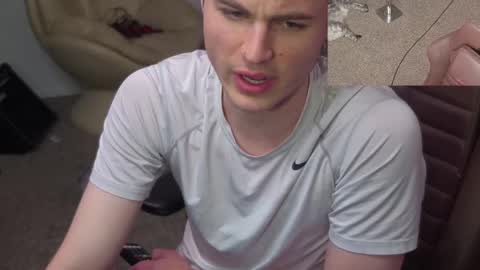 Snapshot of mattcashxxx chatting on January 5, 5:09 pm Matt Cash online show from January 5, 5:09 pm