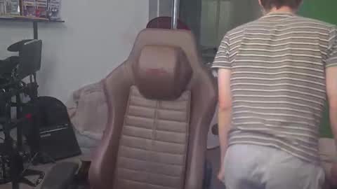 Snapshot of mattcashxxx chatting on September 18, 1:07 am Matt Cash online show from September 18, 1:07 am