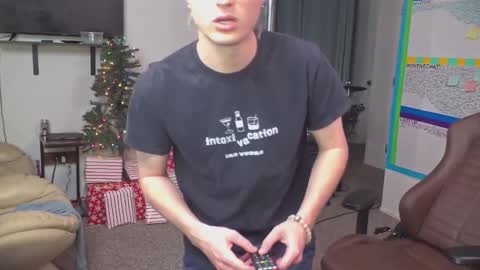Snapshot of mattcashxxx chatting on December 31, 2:08 am Matt Cash online show from December 31, 2:08 am