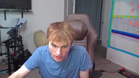 Snapshot of mattcashxxx chatting on February 9, 5:11 pm Matt Cash online show from February 9, 5:11 pm