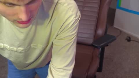 Snapshot of mattcashxxx chatting on February 4, 2:07 am Matt Cash online show from February 4, 2:07 am