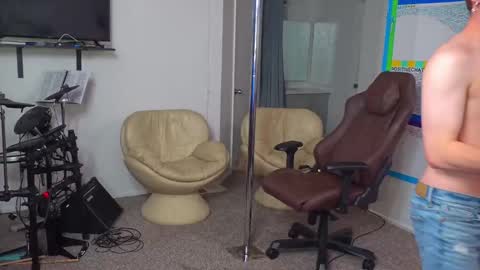 Snapshot of mattcashxxx chatting on January 26, 2:14 am Matt Cash online show from January 26, 2:14 am