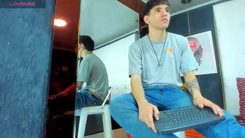 Snapshot of matteo12_ chatting on September 24, 4:45 am ---Matteo--- online show from September 24, 4:45 am