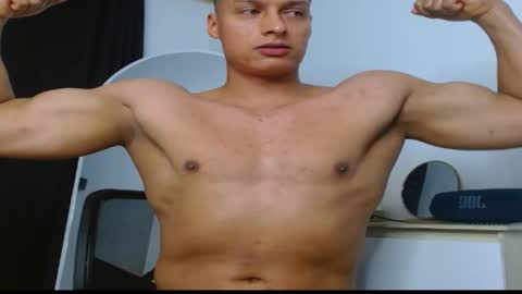 matteo_fit online show from September 16, 5:30 am