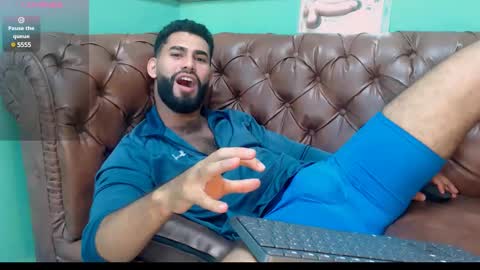 Snapshot of mattewrey chatting on February 18, 10:58 pm Mattew online show from February 18, 10:58 pm