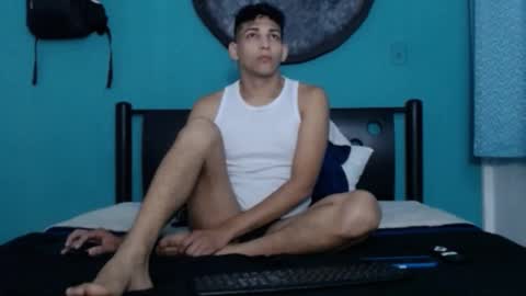 matthew_hawk19 online show from March 2, 8:57 pm