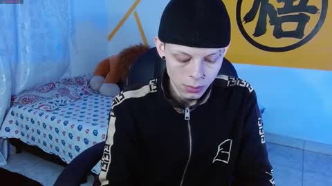 Snapshot of matthewboy_ chatting on December 17, 7:07 am MatthewBoy online show from December 17, 7:07 am