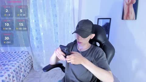 Snapshot of matthewboy_ chatting on March 3, 3:50 am MatthewBoy online show from March 3, 3:50 am