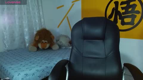 Snapshot of matthewboy_ chatting on February 14, 6:23 am MatthewBoy online show from February 14, 6:23 am