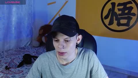 Snapshot of matthewboy_ chatting on December 5, 4:31 am MatthewBoy online show from December 5, 4:31 am