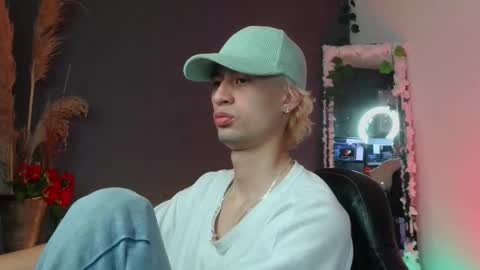 mattias     online show from October 21, 12:14 am