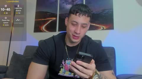 Snapshot of mattsaill_ chatting on October 6, 1:21 am mattsaill_ online show from October 6, 1:21 am