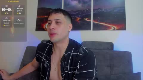 Snapshot of mattsaill_ chatting on October 11, 12:09 pm mattsaill_ online show from October 11, 12:09 pm