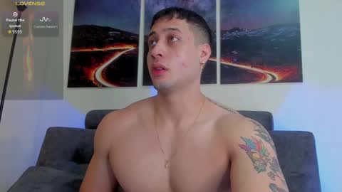 Snapshot of mattsaill_ chatting on October 1, 11:47 am mattsaill_ online show from October 1, 11:47 am