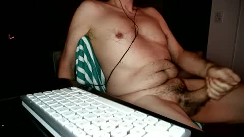 maturehotman online show from February 6, 7:55 pm