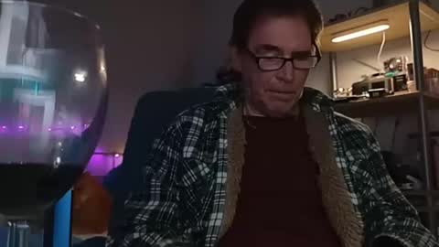 maturewisdom61 online show from December 18, 2:07 am