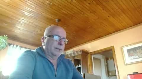 Maurice online show from April 11, 11:14 am