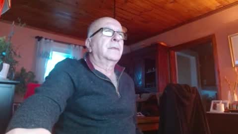 Maurice online show from February 1, 12:15 pm